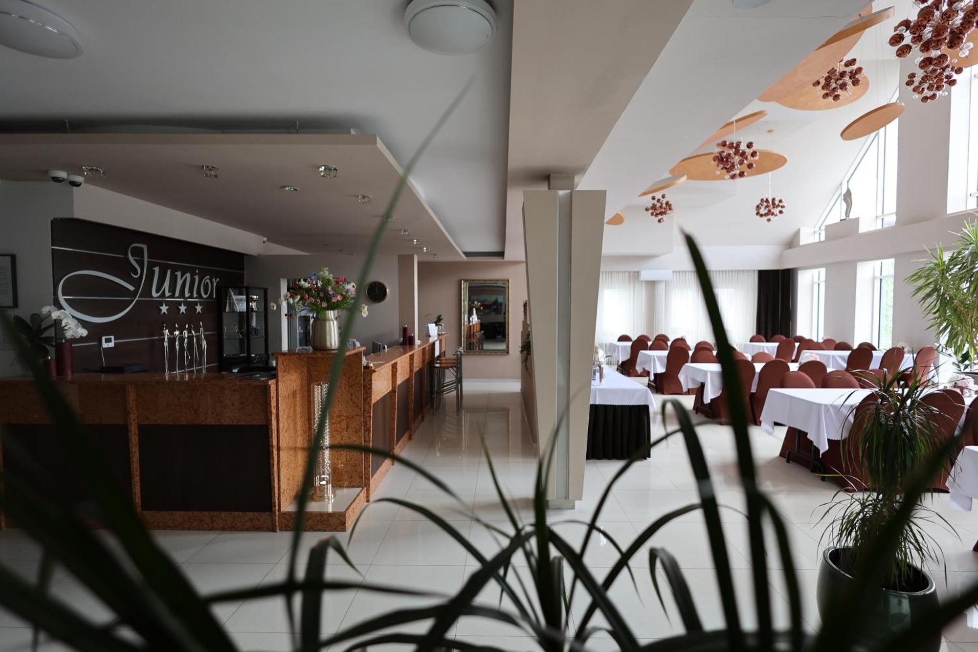 Hotel Junior Краков Экстерьер фото