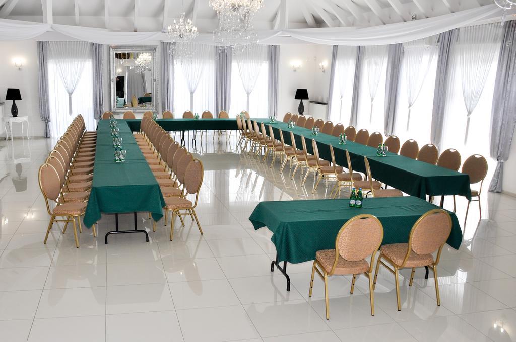 Hotel Junior Краков Экстерьер фото