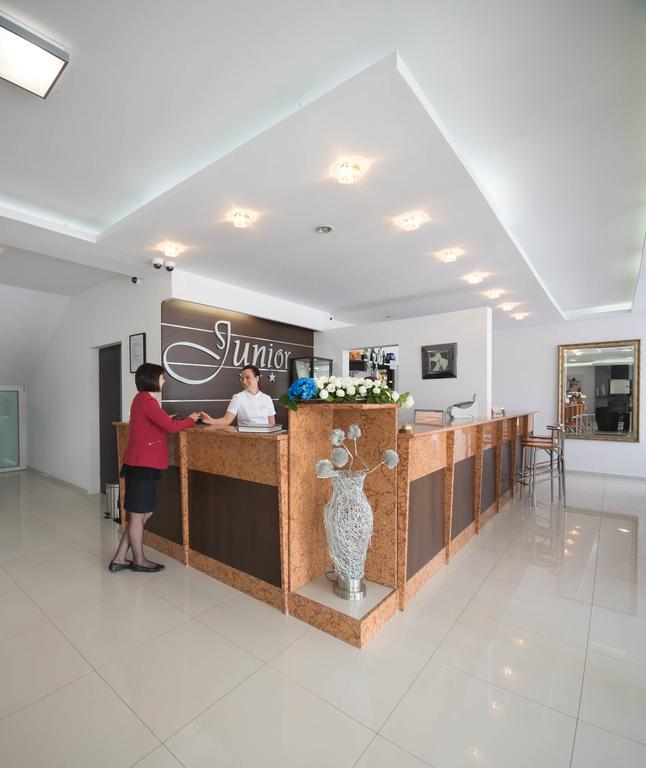 Hotel Junior Краков Экстерьер фото