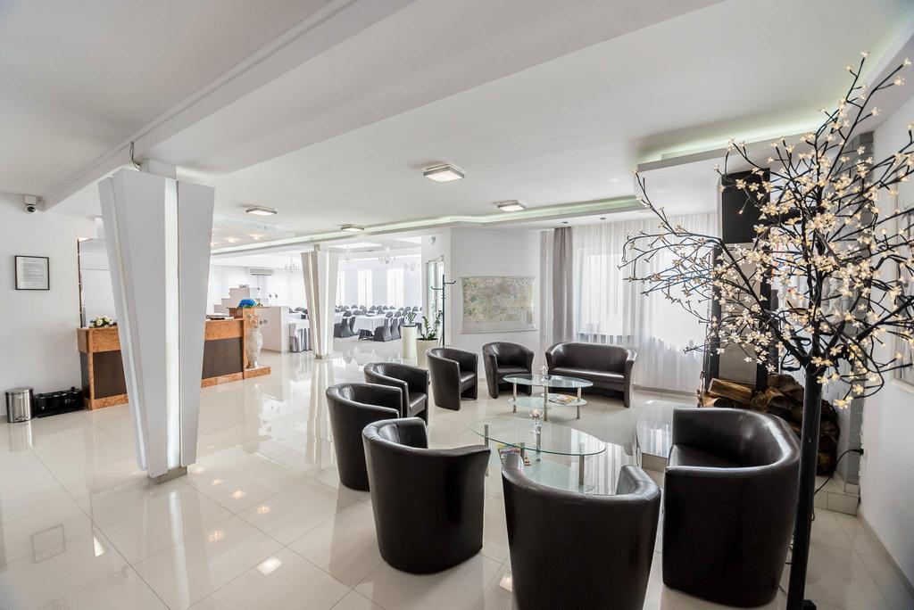 Hotel Junior Краков Экстерьер фото