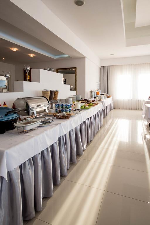 Hotel Junior Краков Экстерьер фото