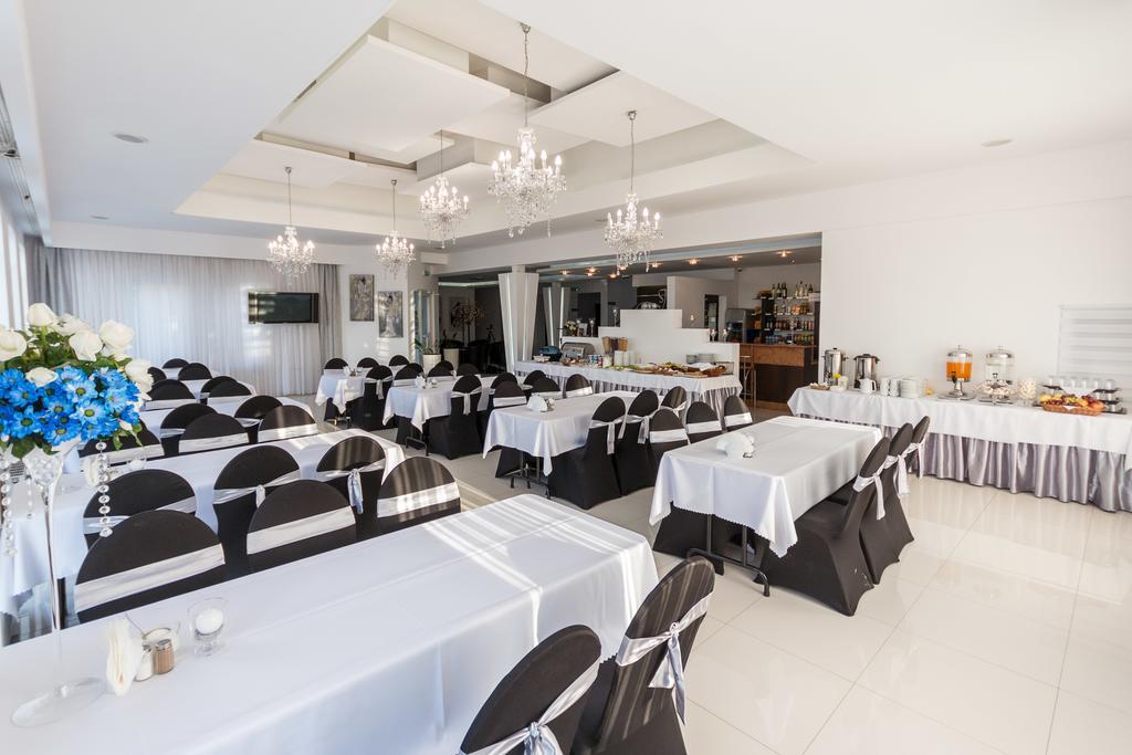 Hotel Junior Краков Экстерьер фото