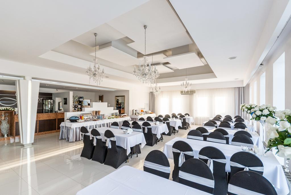 Hotel Junior Краков Экстерьер фото