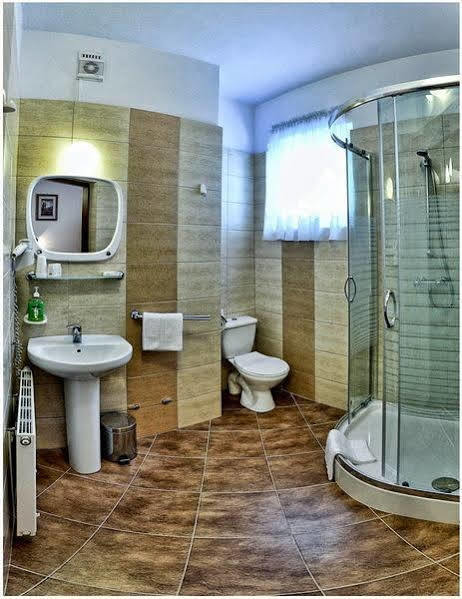 Hotel Junior Краков Экстерьер фото